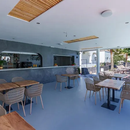 Sandy Hotel Perissa (Santorini)