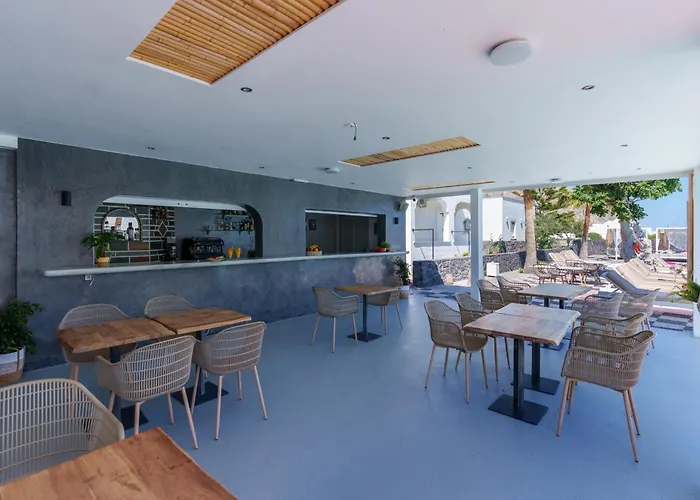 Sandy Hotel Perissa (Santorini)