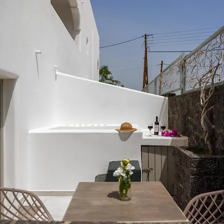 Sandy Hotel Perissa (Santorini)