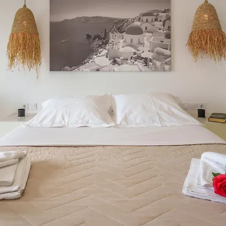 Sandy Hotel Perissa (Santorini)
